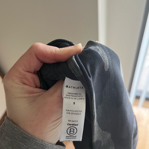 Athleta Ultimate Camo 7/8 Tights with Stash Pockets Size Small - Picture 12 of 14